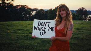 Margo Price Ft Jesse Welles - Don't Wake Me Up